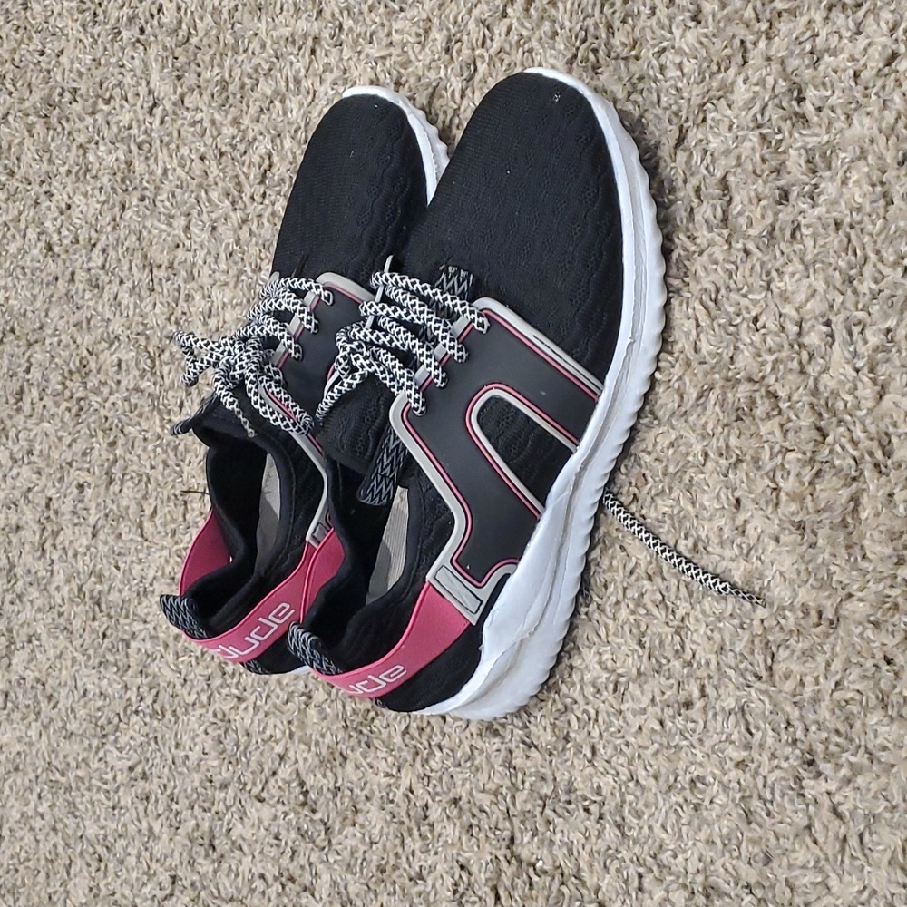 EUC WORN ONCE! HEY DUDE WOMENS SNEAKERS